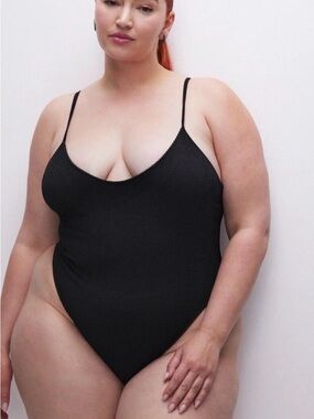 NWT Sz 5 2X Good American Black Textured One-Piece Swimsuit with Plunge Back